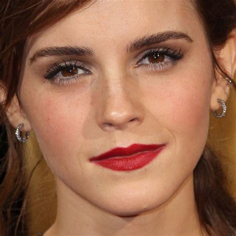 Emma Watson Makeup Gray Eyeshadow Taupe Eyeshadow And Red Lipstick Steal Her Style