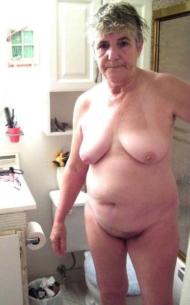 Grandma Crack Erotic Photo