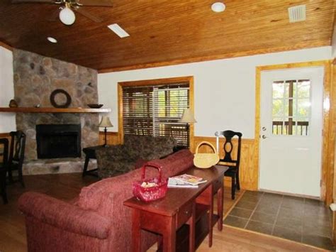Lafayette blue springs is located between mile marker 103 and 104 on the suwannee river. CABIN LIVING ROOM AND FIREPLACE - Picture of Lafayette ...