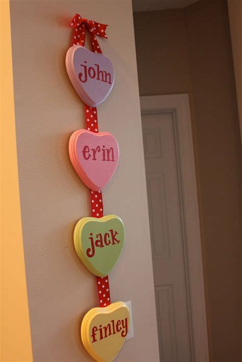 Here are some cute and easy valentine decorations for you to make. 20 Super- Easy Last Minute DIY Valentine's Day Home ...