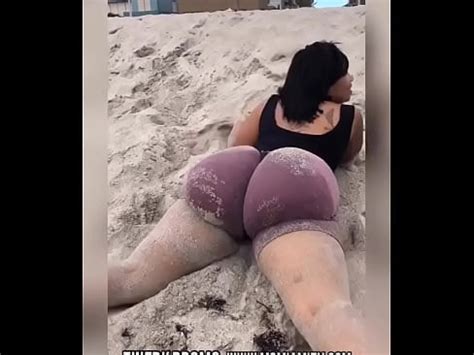Assvertise Withmsmiami Shaking Dat Ass At The Beach Xvideos Com