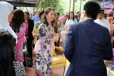 Ideas is the institute for democracy and economic affairs. Kee Hua Chee Live!: HER ROYAL HIGHNESS THE SULTANAH OF ...