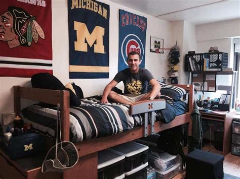 College Dorm Wall Decor For Guys