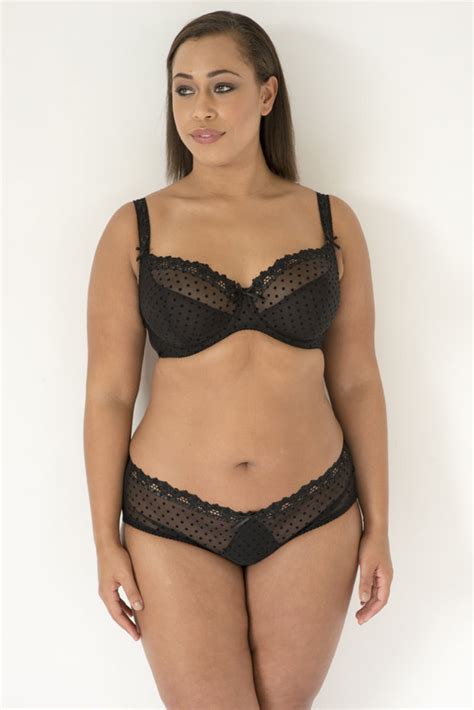 Star In A Bra Plus Size Beauties Strip Off To Become New Face And Body Of Curvy Kate