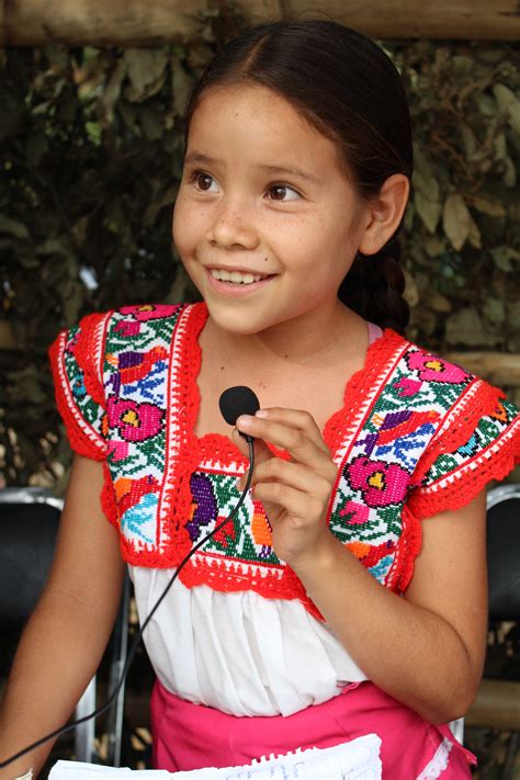 무료 이미지 사람들 소녀 어린이 기억 표정 어린 시절 미소 얼굴 드레스 유아 보기 아름다움 가난 옥수수 멕시코 인 아기 지역의 토착민