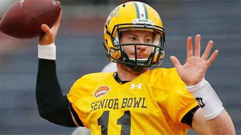 Qb Carson Wentz The Center Of Attention At 2016 Senior Bowl