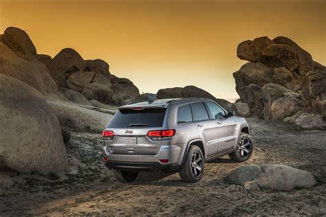 Jeep Grand Cherokee Trailhawk Devorador De Tierra Carglobe