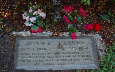 Bonnie Elizabeth Parker October 1 1910 May 23 1934 Celebrities