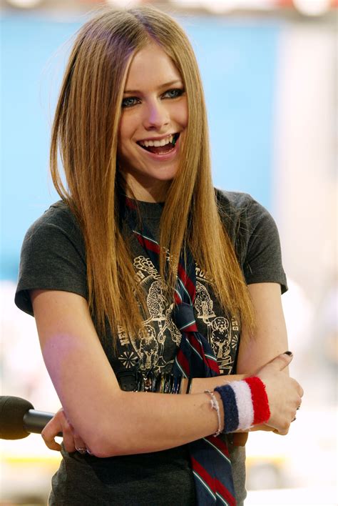 Avril Lavigne 2000 Makeup 23 Early 2000s Makeup Trends That
