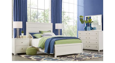 The set is available in three colors and includes a complete queen bed, dresser and mirror. Queen Bedroom Sets - Rooms To Go - Barringer Place White 5 ...