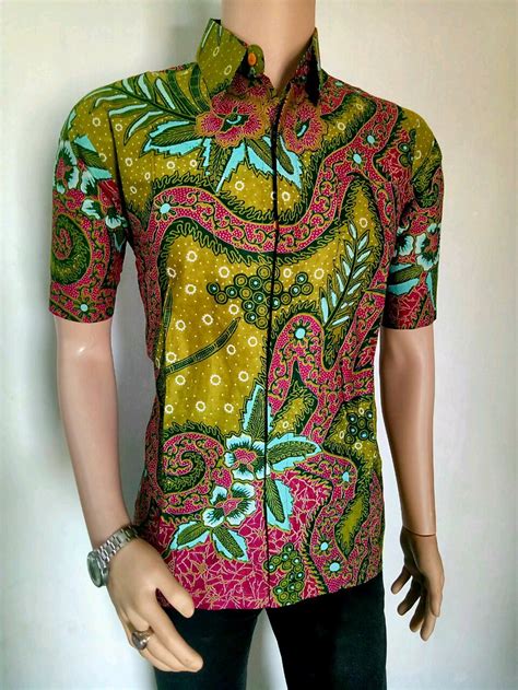 Persaingan antar desainer dalam menciptakan desain baju yang menarik pun menjadi semakin kompetitif. 15 Warna Baju Seragam Yang Bagus, Inspirasi Top!