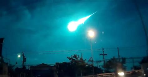 Watch Giant Fireball Meteor Stun Drivers By Turning Night Into Day Over