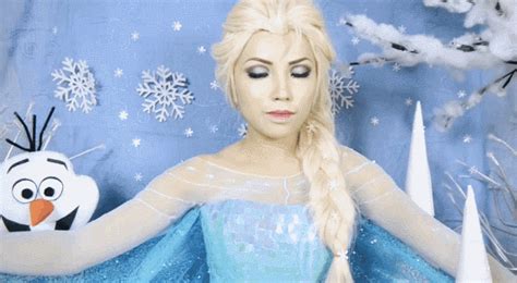 This Woman Transforms Into 15 Disney Characters And Its Amazing Elsa