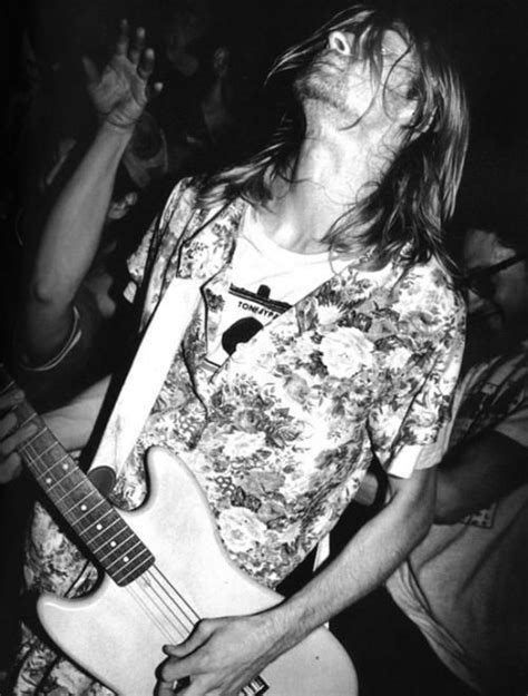 A little tutorial on how to dress like the last real rockstar and nirvana leader kurt cobain. kurt cobain | Kurt cobain dress, Nirvana kurt cobain, Kurt ...