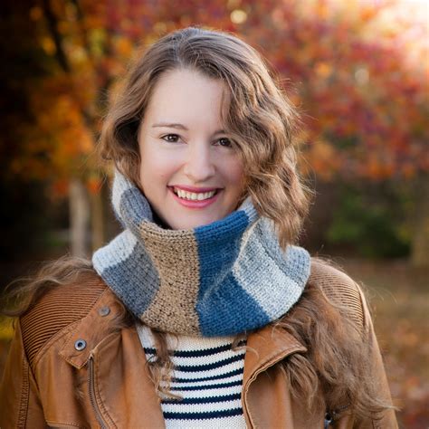 Loom along with kristen at goodknitkisses as she how to loom knit the indian cross stitch cowl on a zippy loom. Loom Knit Cowl PATTERN, Scarf, Neckwarmer, Unisex. | This ...
