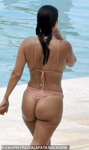 Kendall Jenner And Kourtney Kardashian Sexy Bikini In Costa Smeralda