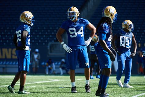 These are players who have played with the canadian football league's winnipeg blue bombers. Winnipeg Blue Bombers CFL Team - Blogging Fusion - Blog Directory