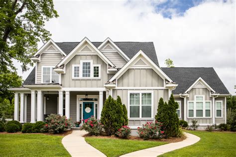 Exterior paint schemes for your charlotte house. 20 Exterior House Colors Trending in 2020 | MYMOVE