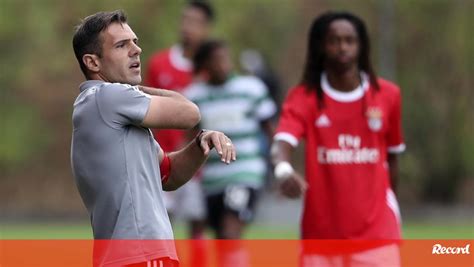 Paulo bernardo statistics played in benfica b. Jorge Maciel distribui elogios: de Paulo Bernardo a ...