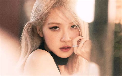 Blackpink Rosé Breaks Hanteos 17 Year Record With R Sells 11