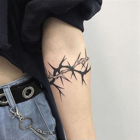 Simple tattoos are typically done with little to no shading, making the image as minimalistic as possible while being instantly. simple pattern tattoos #Patterntattoos | Aesthetic tattoo ...
