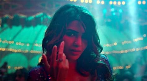 Samantha Ruth Prabhu Responds As Fans Dance To Pushpas Oo Antava Oo Oo Antava In Theatres