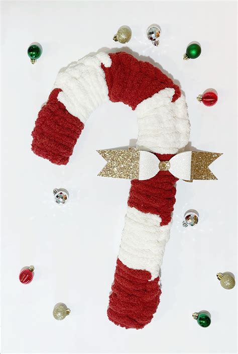 Classic Christmas Candy Cane Wreath