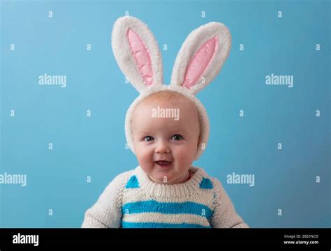 Smiling Easter Bunny Hi Res Stock Photography And Images Alamy