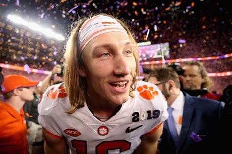 trevor lawrence s female doppelgänger pokes fun at herself looking like the clemson qb video