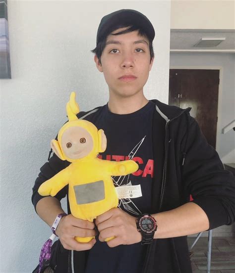 Quackity on Twitter: "yesterday a fan gifted me a teletubby doll and im