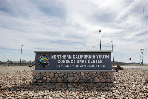 California Juvenile Prison Workers Get 50000 Bonuses Calmatters