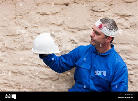 man with head injury after accident Stock Photo - Alamy