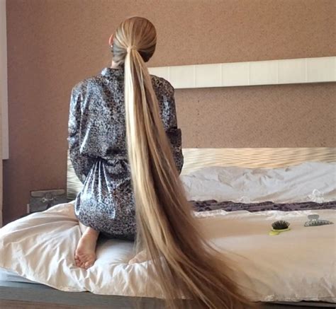 video kateryna´s knee length hair play in bed long hair styles hair lengths long blonde hair