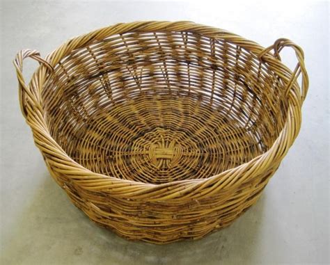 Large Vintage Round Wicker Basket Aug 25 2012 Vero Beach Auction