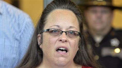 Kentucky Clerk Kim Davis Back At Work Promises Not To Interfere With Same Sex Marriage Licences