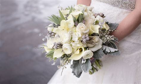 Maybe you would like to learn more about one of these? Bouquet da sposa: le tendenze per il 2018 | S'Events