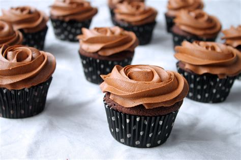Make some for your next party! ChelseaWinter.co.nz Dreamy double chocolate cupcakes ...