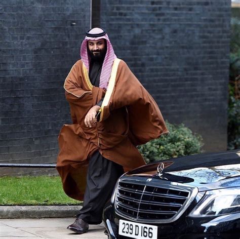كما يرأس مجلس الشؤون السياسية والأمنية وكذلك مجلس الشؤون الاقتصادية والتنمية السعودي. صورة ولي العهد"محمد بن سلمان" في لندن ..تترجم قوة العزيمة ...