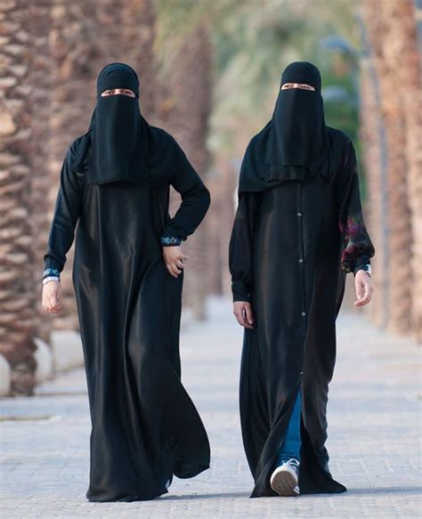 Muslim Girls Muslim Women Wardrobe Fails Travel To Saudi Arabia