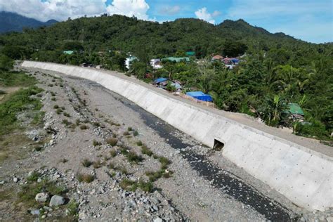 Pia Dpwh Completes P M Flood Control Structure Along Pacugao River