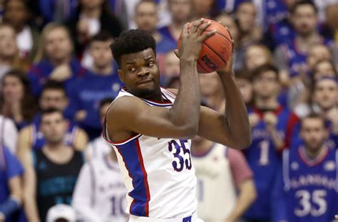 Behind Dominant Udoka Azubuike Kansas Is Ncaa Tournament Favorite