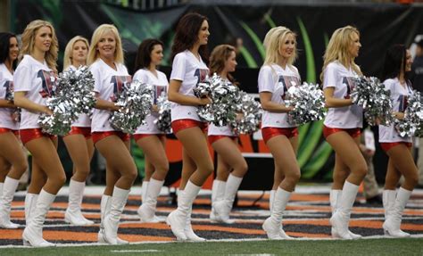 Cincinnati Bengals Cheerleaders Perform During An Nfl Football Game Against The Cleveland Browns