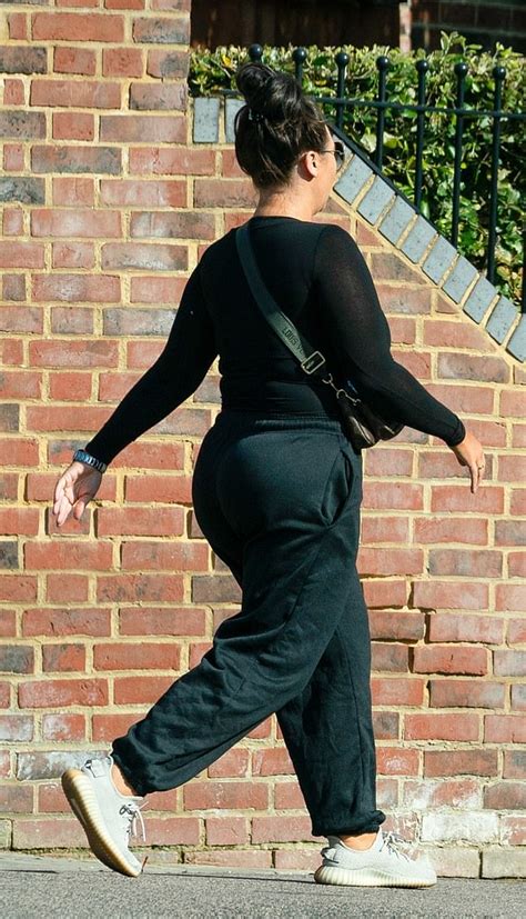 Lauren Goodger Showcases Her Famous Curves In Low Key Tracksuit Daily Mail Online