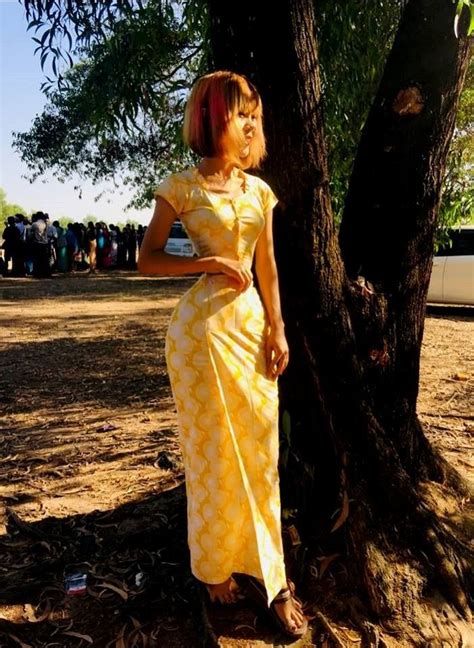 Pin Auf Myanmar Girl Su Mo Mo Naing With Myanmar Dress