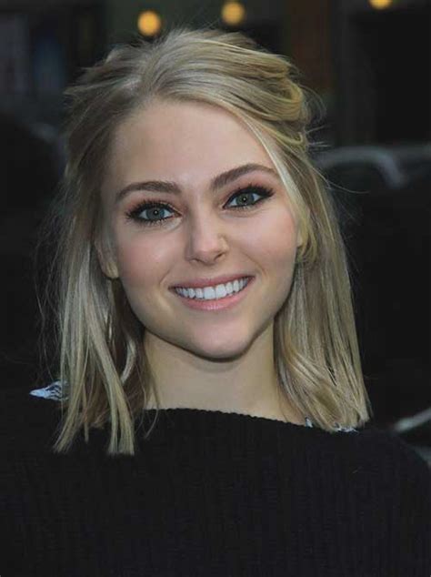 Coming in a frosty shade of blonde, this medium length shag boasts much disconnection, emphasized by a messy finish. 12 Lustrous Blonde Hairstyles for Medium Length Hair