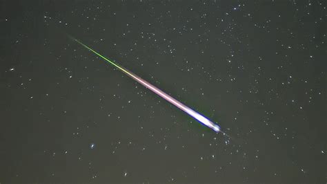 Look Up Bright Leonid Meteors May Streak Across The Sky Overnight