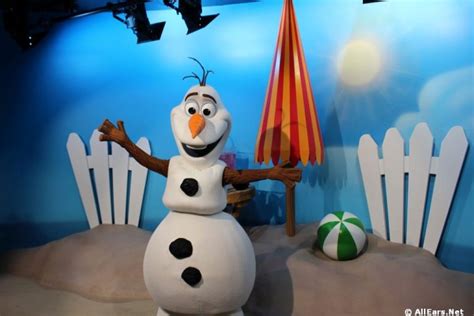 Celebrity Spotlight Olaf From Frozen Meet And Greet Disneys