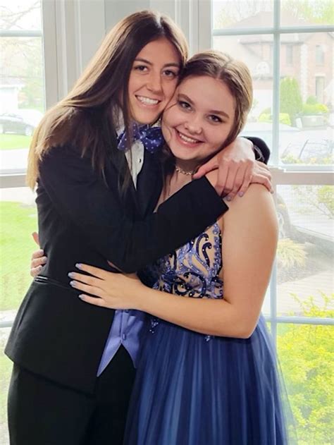 Ohio High Babe Elects A Lesbian Couple As Prom King And Queen