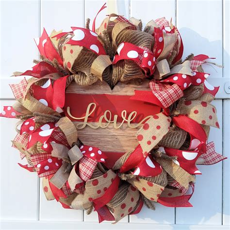 This Valentines Day Wreath Has A Farmhouse Feel With The Burlap Mesh