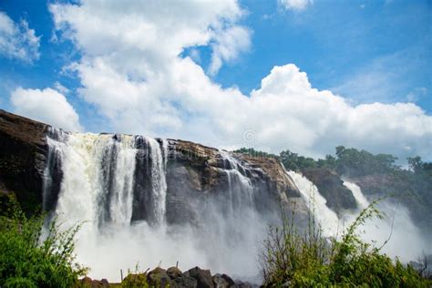 De Mooiste Watervallen Ter Wereld Stock Afbeelding Image Of Vervagen Schoonheid